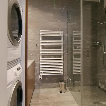 Salis 02 By アパート *